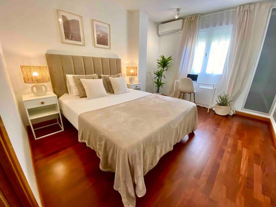 Olive Penthouse Apartment Малага Екстериор снимка
